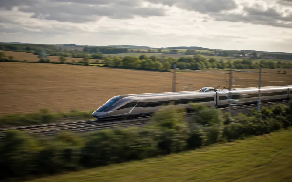 Train à grande vitesse en pleine voie